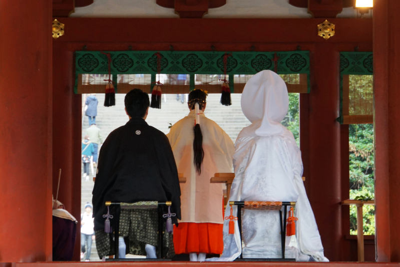 徹底解説！キリスト教式・人前式・神前式・仏前式の違いとは？
自分たちに合う挙式スタイルを選ぼう！