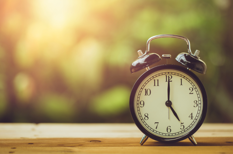 ナイトウエディングとは?お昼の結婚式との違いや魅力・演出アイデアを徹底解説!