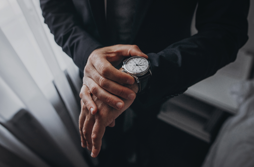 結婚式でトイレに行くタイミングは?失礼にならない抜け方を解説