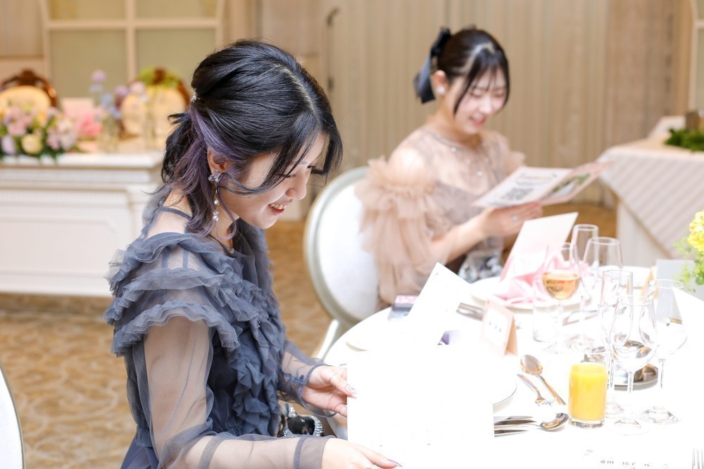 【結婚式のプロフィールブック作成術】ゲストに喜ばれる内容とデザインのポイント