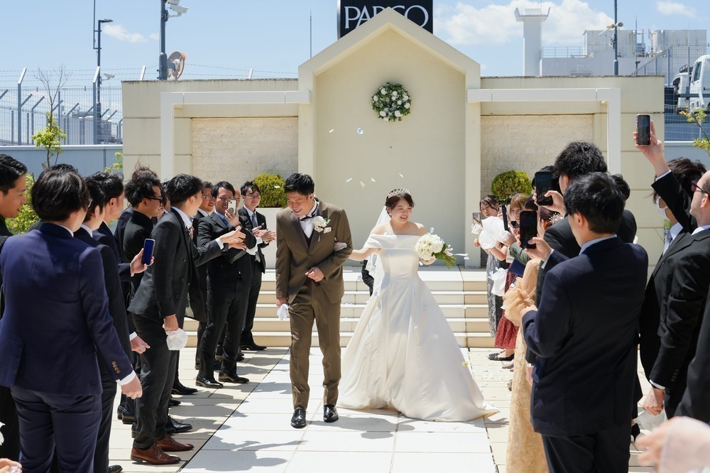 家族と友人に囲まれた 幸せが広がる時間