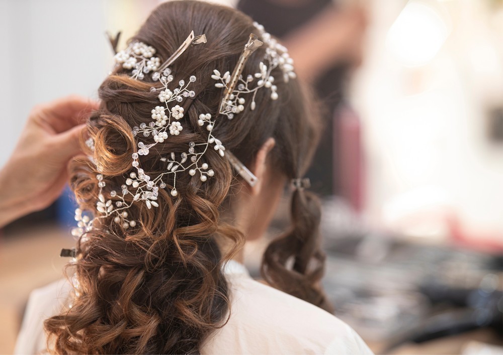 【ヘアメイクノウハウ】理想の当日スタイルを叶えるコツ