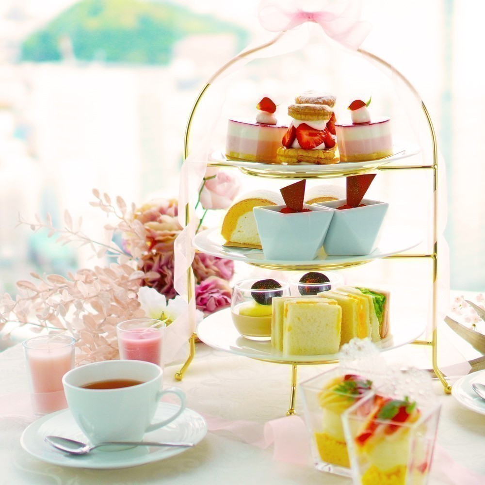 カフェ限定「豪華アフタヌーンスイーツ」