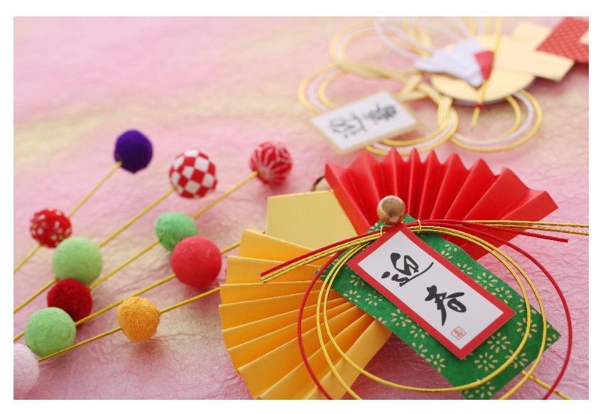 【保存版】結婚式を開催するか迷っている方へ
後悔しない判断のための完全ガイド