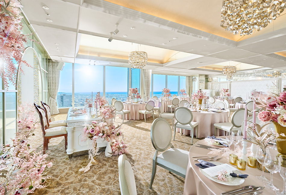 パノラマビューが楽しめる上質な披露宴会場のコーディネート